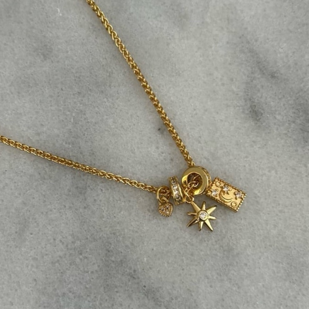 NEW STOCK Gold Star Burst Crystal Moon Charm Necklace 

Brand New - Picture 2 of 5